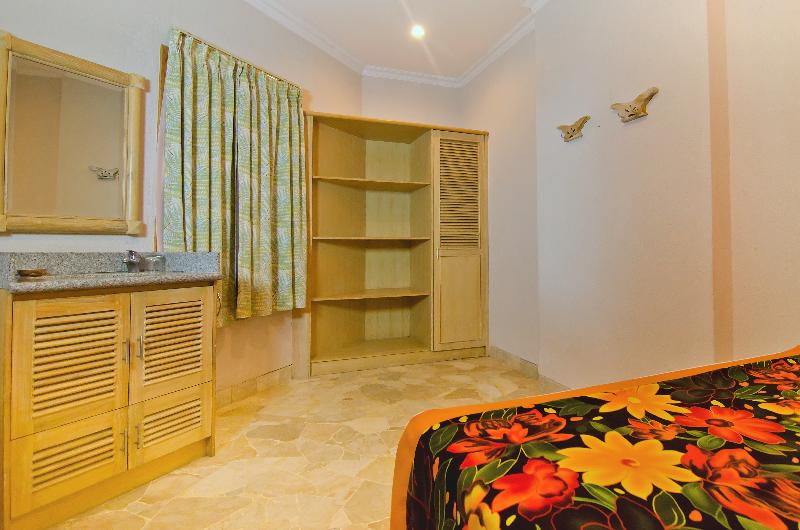 Hawaii Resort Family Suites @ Anyer Beach - Oda