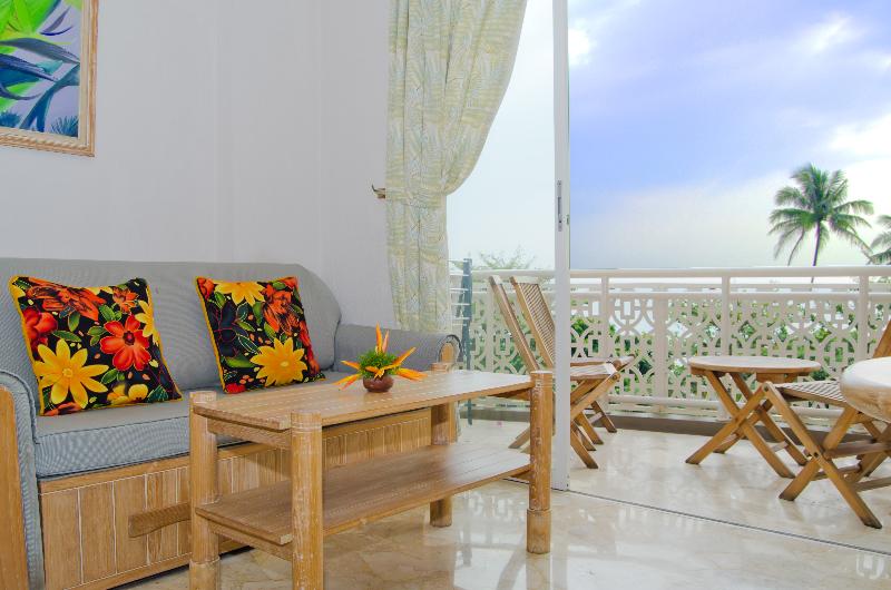 Hawaii Resort Family Suites @ Anyer Beach - Oda