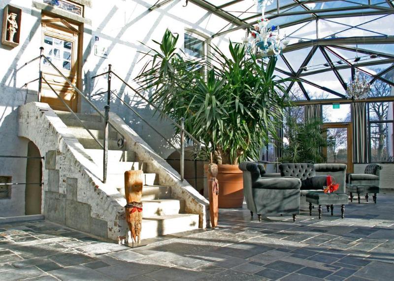 Sandton Hotel Chateau De Raay - Genel
