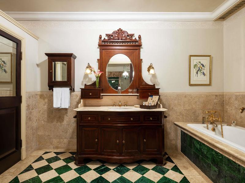 Hotel Majapahit Surabaya MGallery - Oda