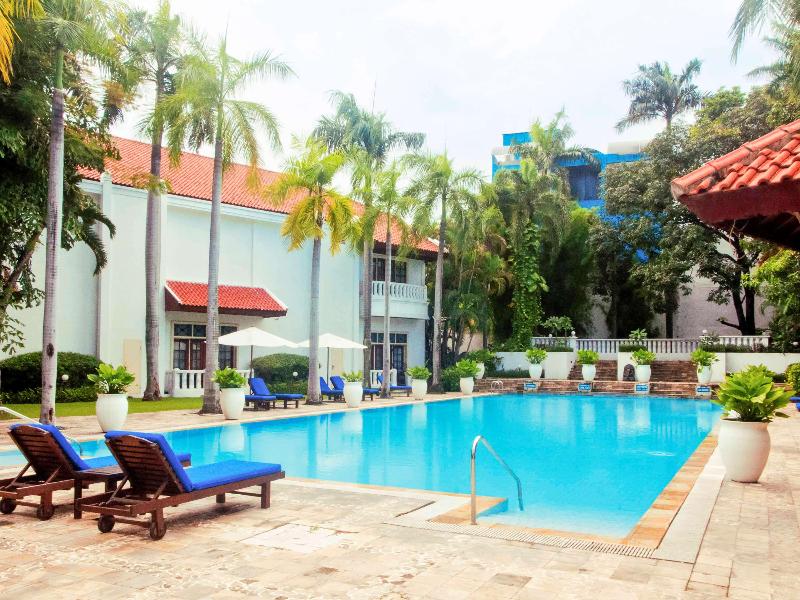 Hotel Majapahit Surabaya MGallery - Havuz