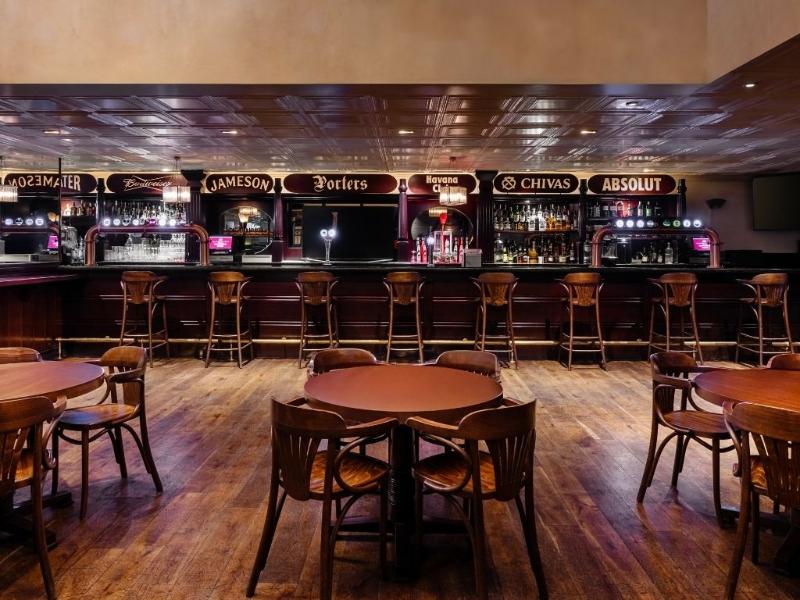 Grand Millennium Al Wahda - Bar