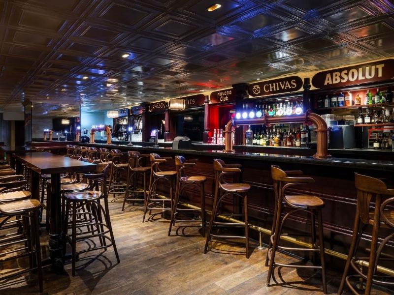 Grand Millennium Al Wahda - Bar