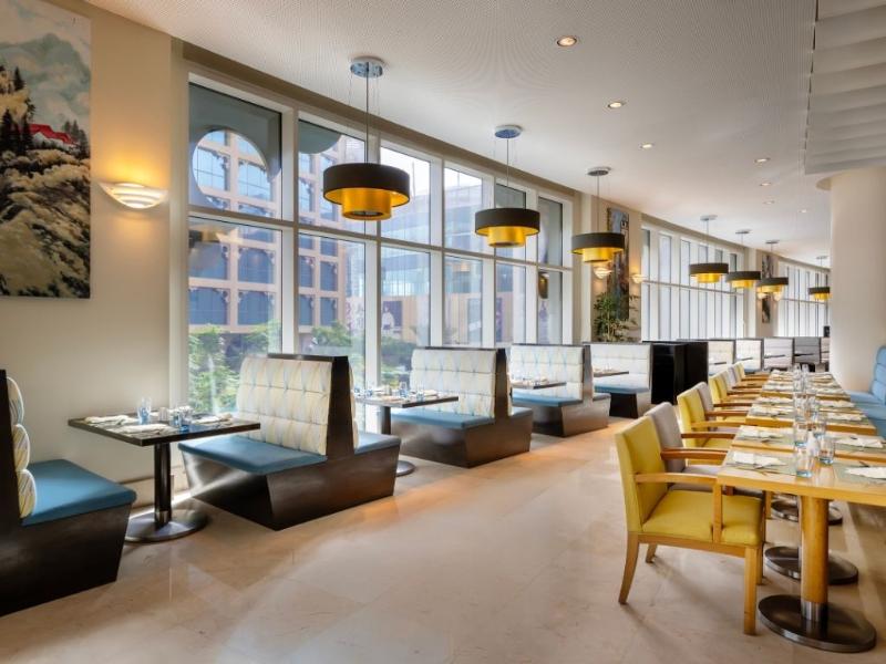 Grand Millennium Al Wahda - Restoran