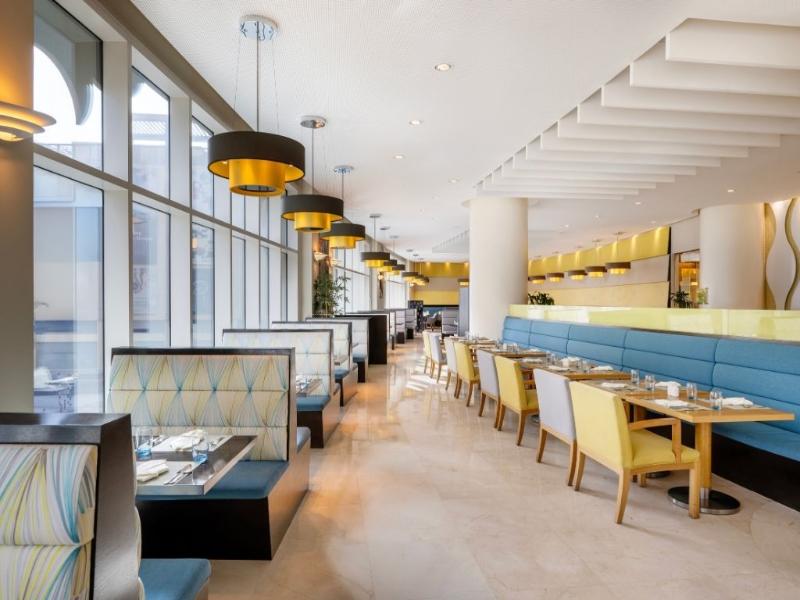 Grand Millennium Al Wahda - Restoran