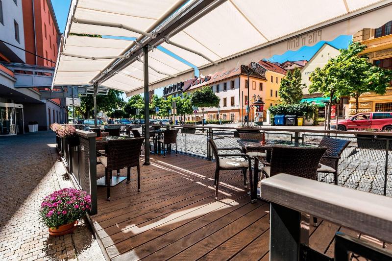 Courtyard Pilzen - Restoran