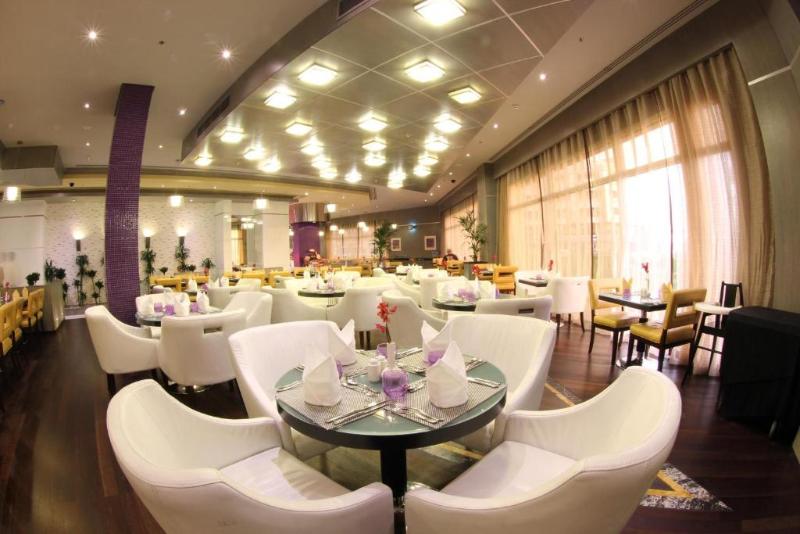 TIME Grand Plaza - Restoran