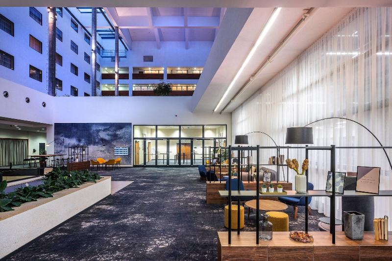 Courtyard Prague Airport - Genel