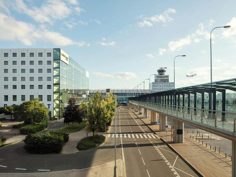Courtyard Prague Airport - Genel