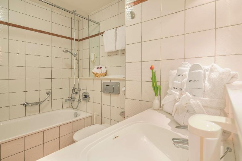 Seminaris Hotel Bad Boll - Oda