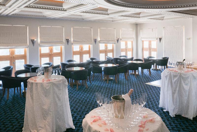 Anassa - Toplantı