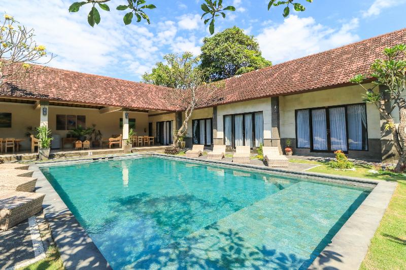 Bali Merita Villa by ZUZU - Havuz