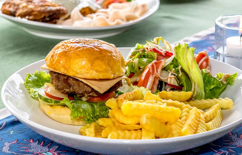 Cocotinos Manado a Boutique Dive Resort & Spa - Restoran