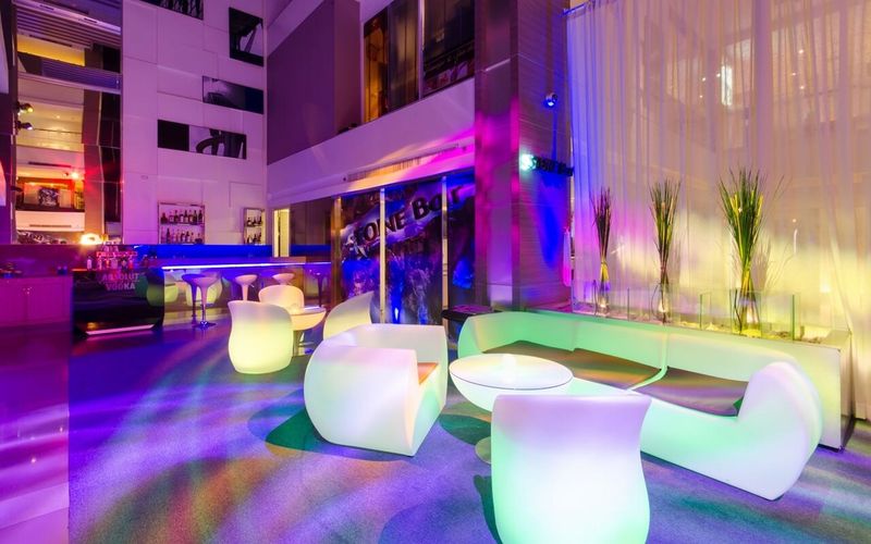 Hilton Garden Inn Bangkok Silom - Bar