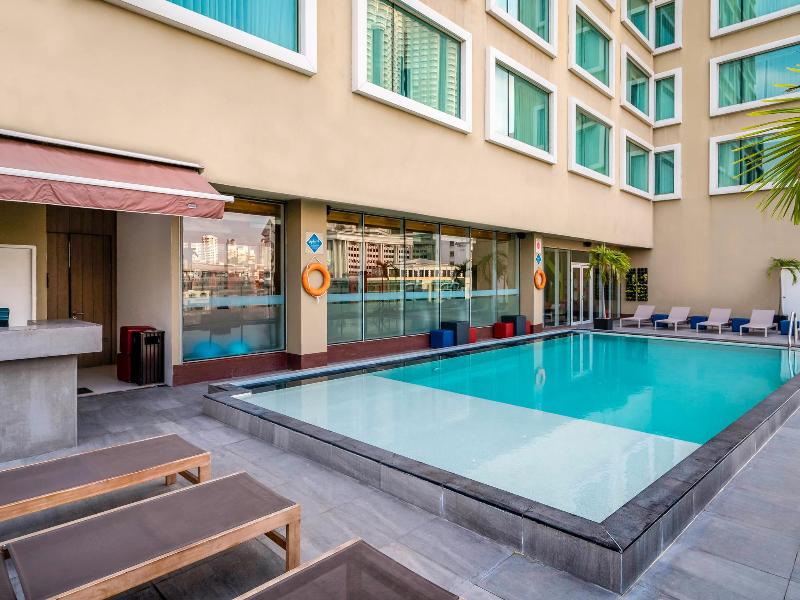 Hilton Garden Inn Bangkok Silom - Havuz