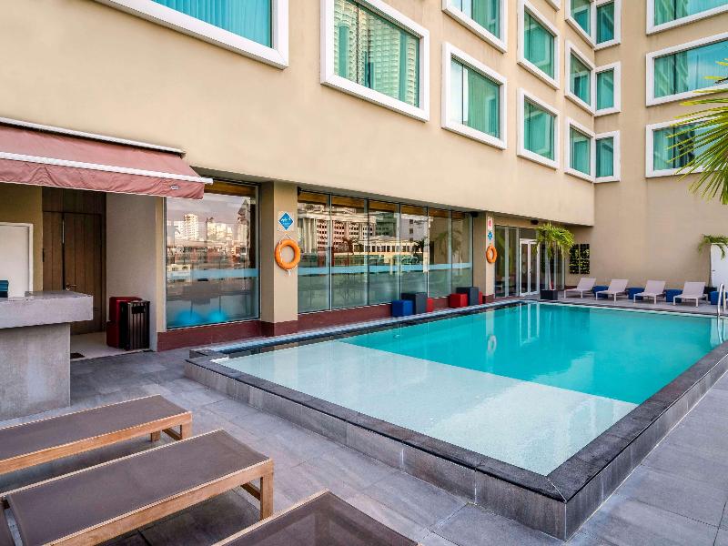 Hilton Garden Inn Bangkok Silom - Havuz