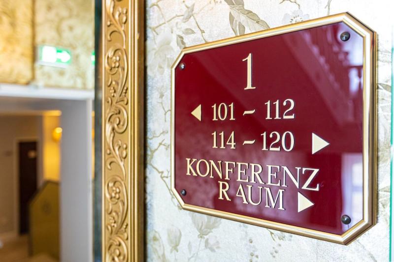 Rheinischer Hof - Toplantı