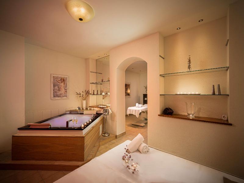 KUHOTEL Steinplatte, Trademark Col. by Wyndham - Oda