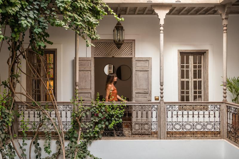 Riad Altair - Genel
