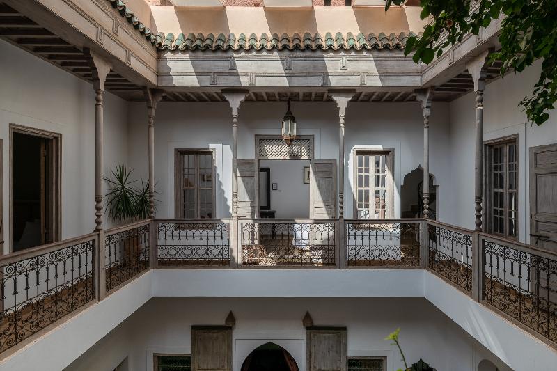 Riad Altair - Genel