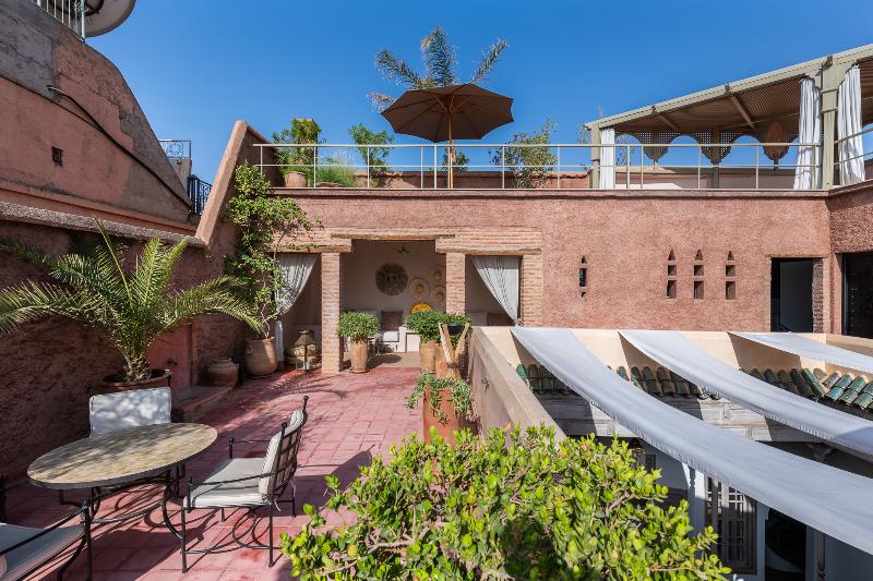 Riad Altair - Genel