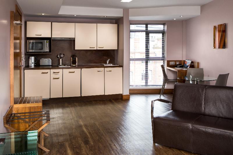Roomzzz Leeds City - Oda