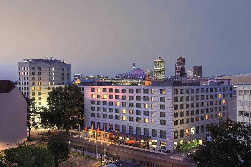JW Marriott Hotel Berlin - Genel