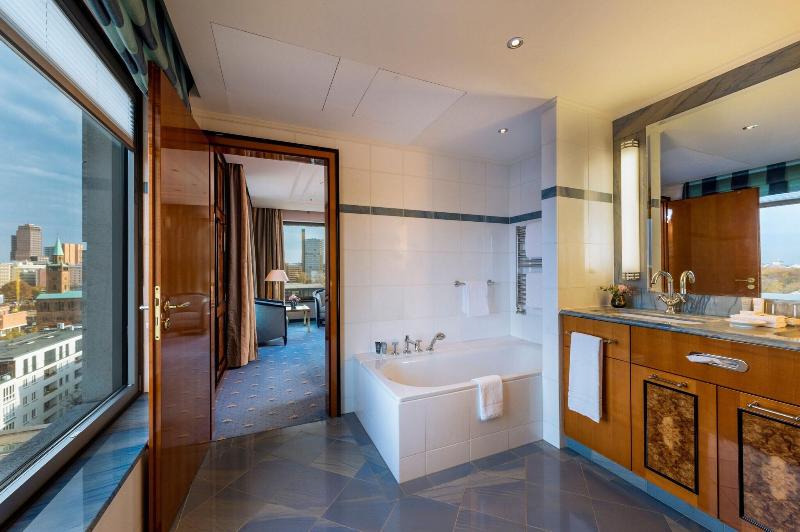 JW Marriott Hotel Berlin - Oda
