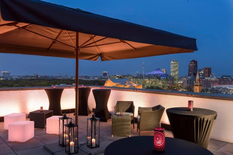 JW Marriott Hotel Berlin - Teras