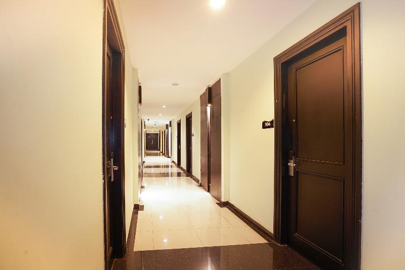 Prime Royal Hotel - Lobi