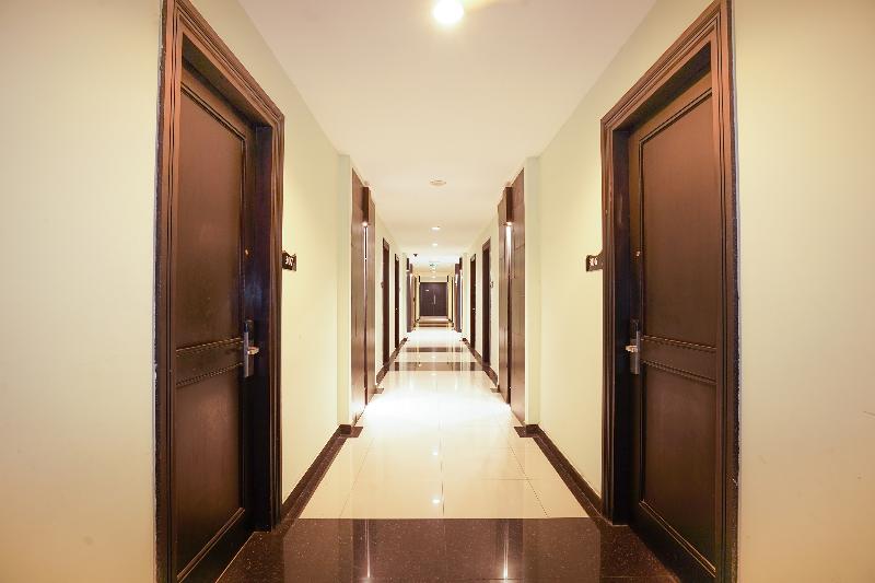 Prime Royal Hotel - Lobi
