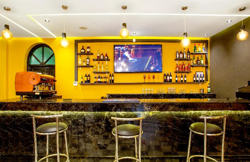 Akabar - Bar