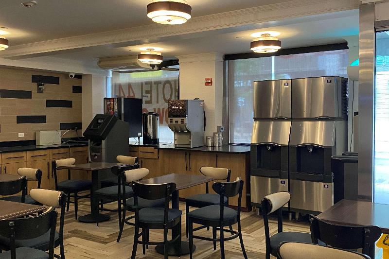 Ramada by Wyndham New York Times Square West - Restoran