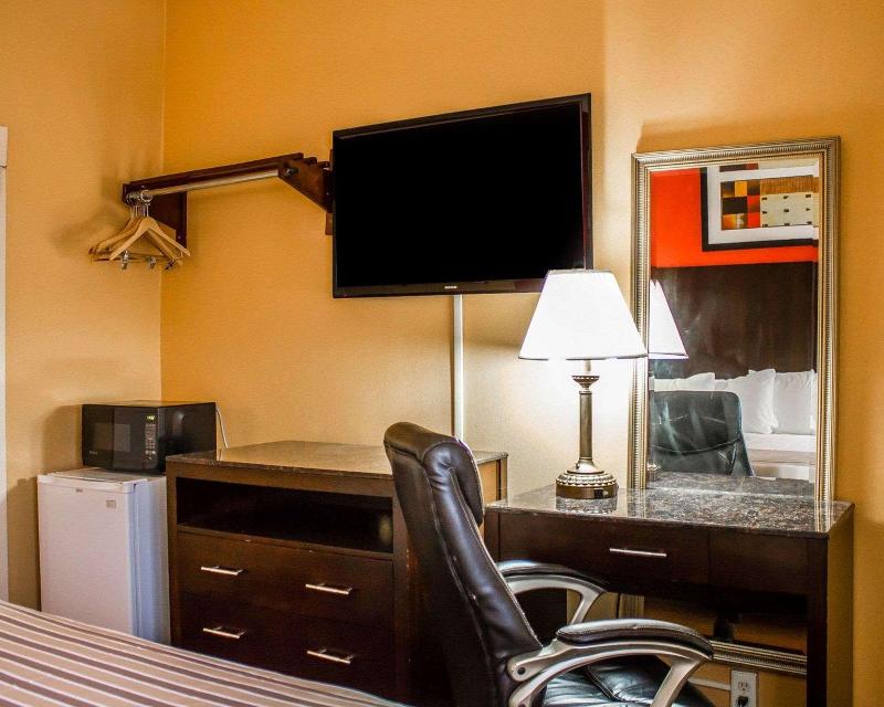 Rodeway Inn MacArthur Airport - Oda