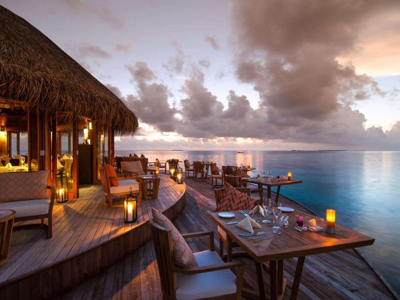 V Villas Maldives at Mirihi - MGallery Collection - Restoran