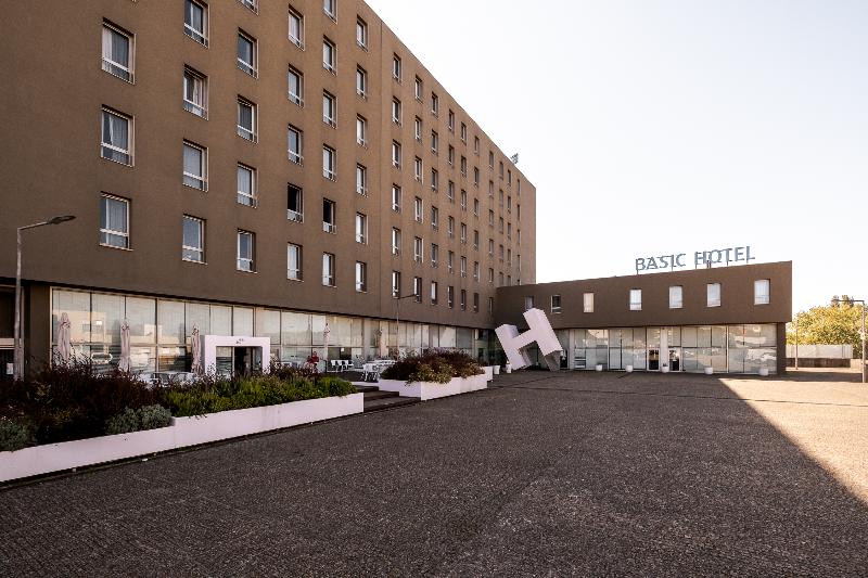 Basic Hotel Braga by Axis - Genel
