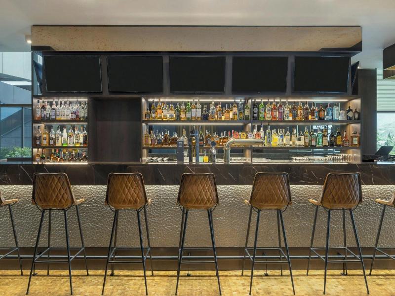 Sheraton Grand Tbilisi Metechi Palace - Bar