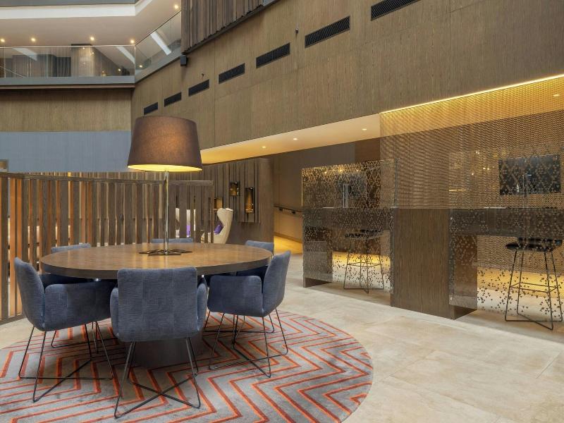 Sheraton Grand Tbilisi Metechi Palace - Lobi
