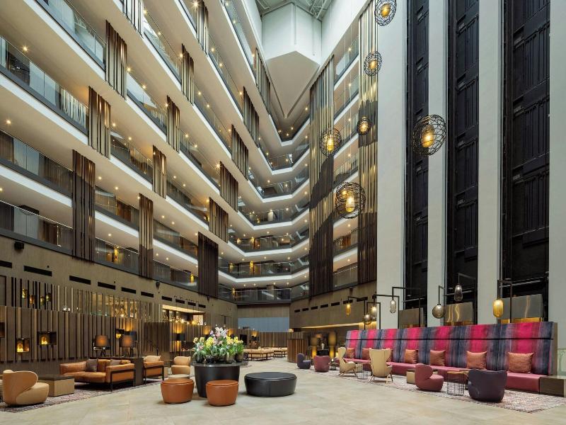 Sheraton Grand Tbilisi Metechi Palace - Lobi