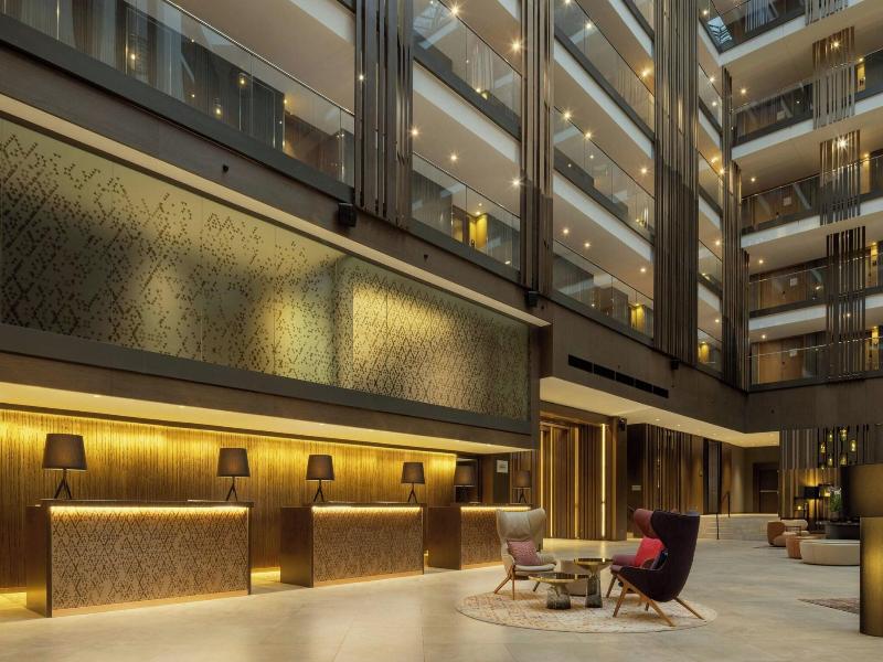 Sheraton Grand Tbilisi Metechi Palace - Lobi