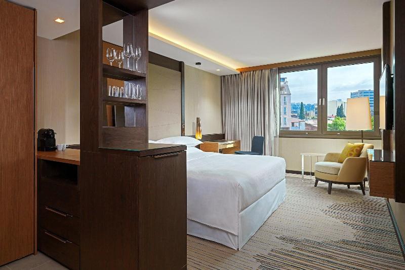 Sheraton Grand Tbilisi Metechi Palace - Oda
