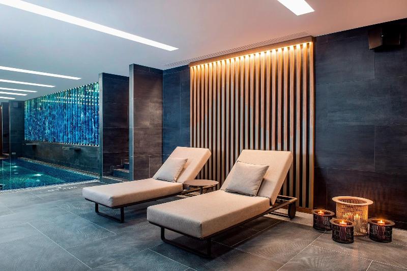 Sheraton Grand Tbilisi Metechi Palace - Havuz