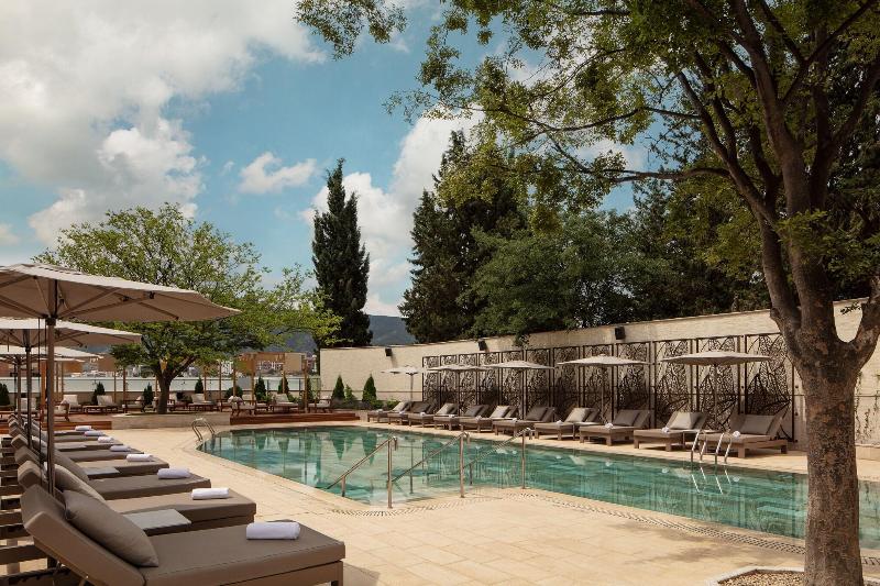Sheraton Grand Tbilisi Metechi Palace - Havuz