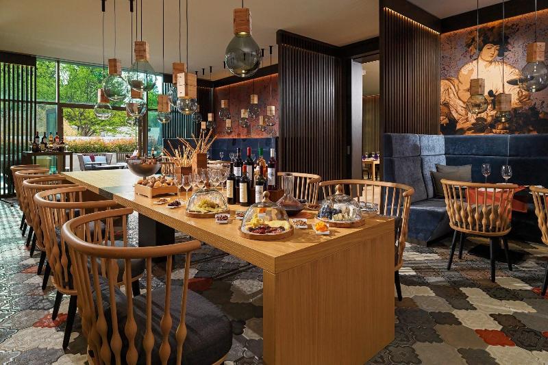 Sheraton Grand Tbilisi Metechi Palace - Restoran