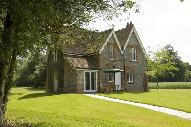 Oakley Hall - Genel