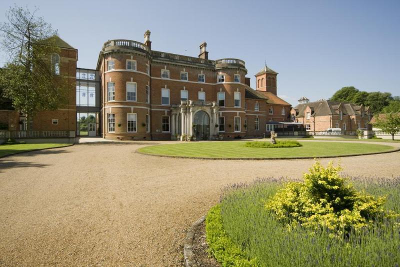 Oakley Hall - Genel