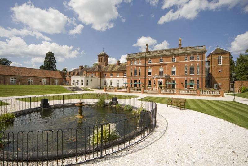Oakley Hall - Genel