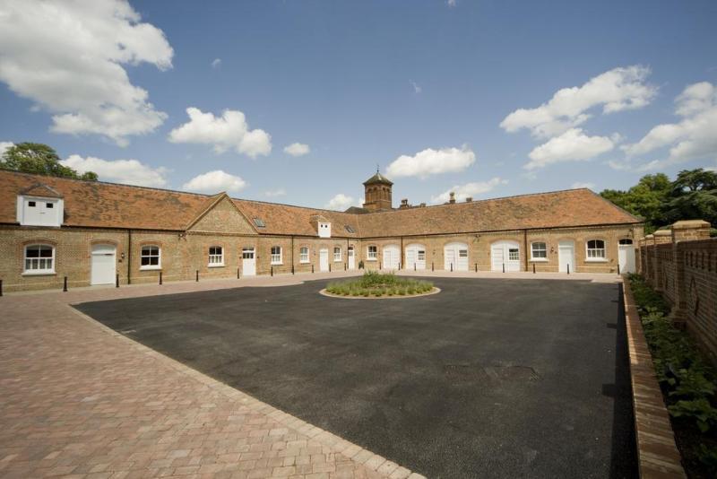 Oakley Hall - Genel