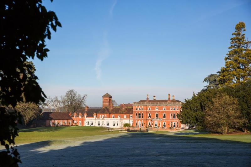 Oakley Hall - Genel