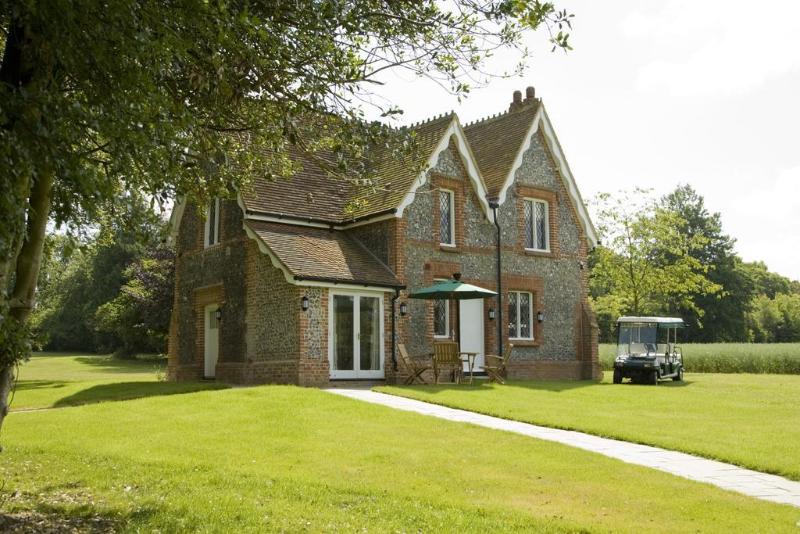 Oakley Hall - Genel